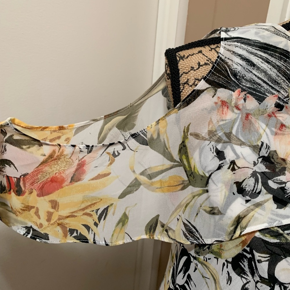 WHBM Floral Cold Shoulder ShortSleeve Blouse S - Picture 7 of 15
